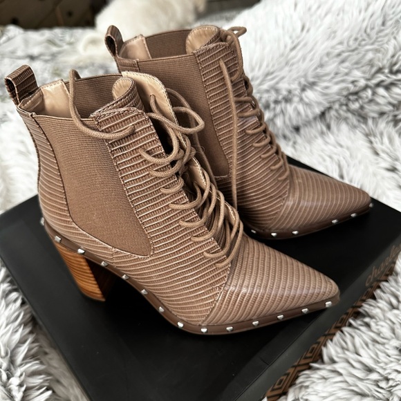 Debate booties super cute - Picture 6 of 8